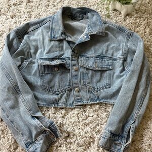 Blue H&M divided super cute denim cropped spring light wash jacket